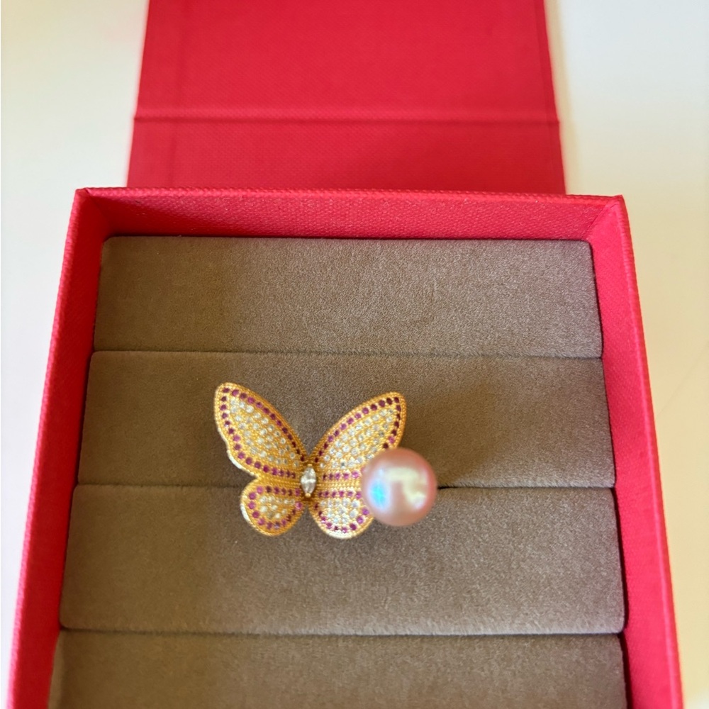 Butterfly pearl ring